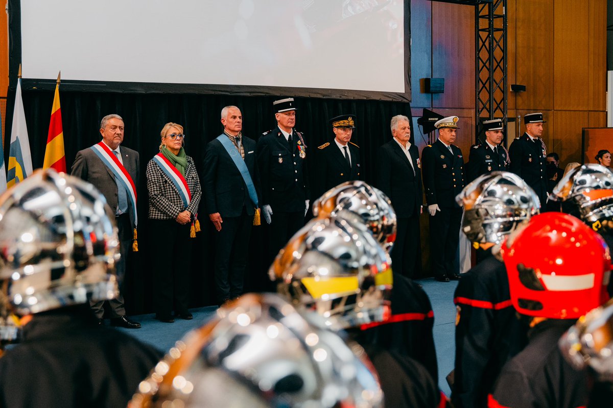 Pompiers13 tweet media
