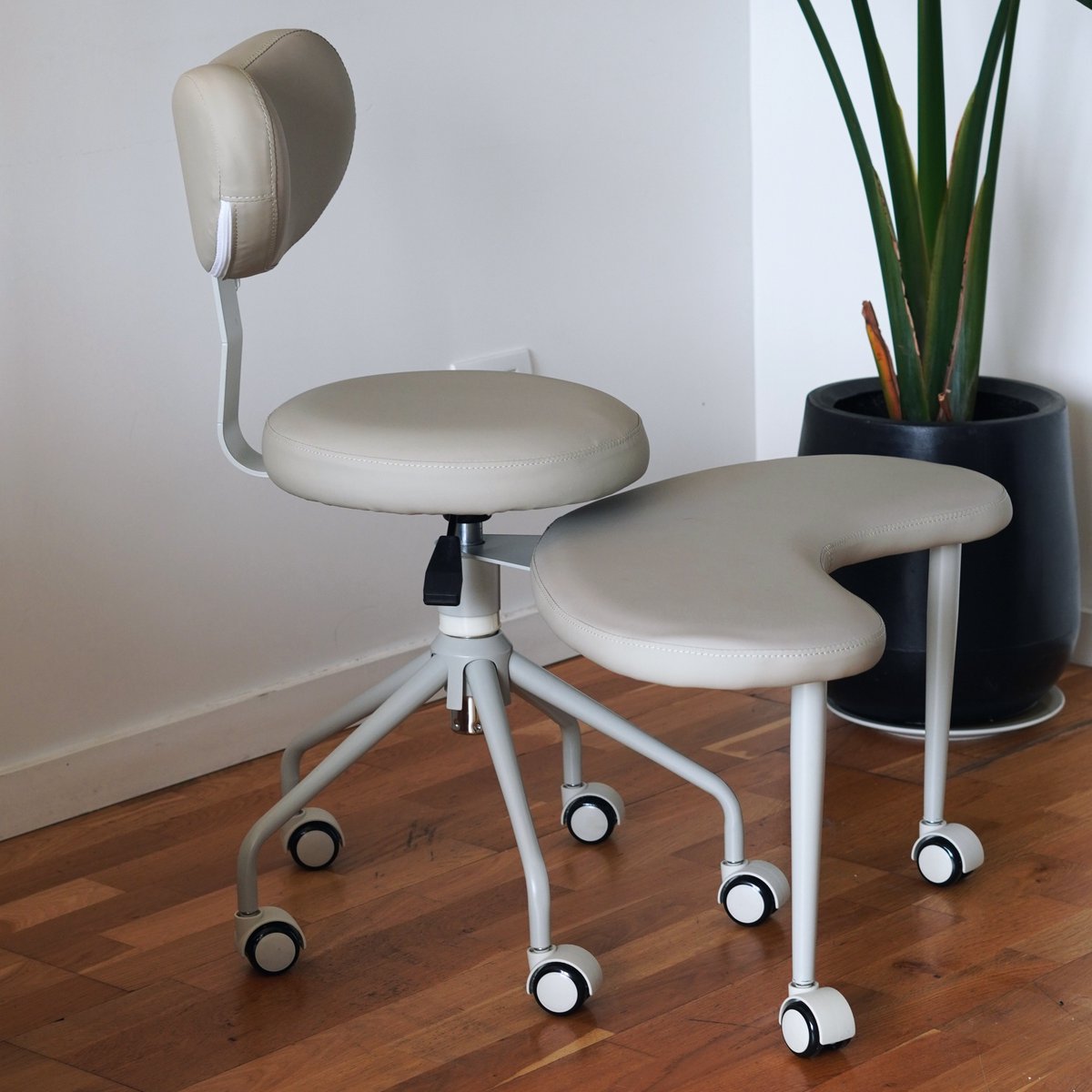 Amamos nuestra nueva Silla Yoga🧘‍♀️🫶 
Ya disponible en nuestra web!
inpro.ar