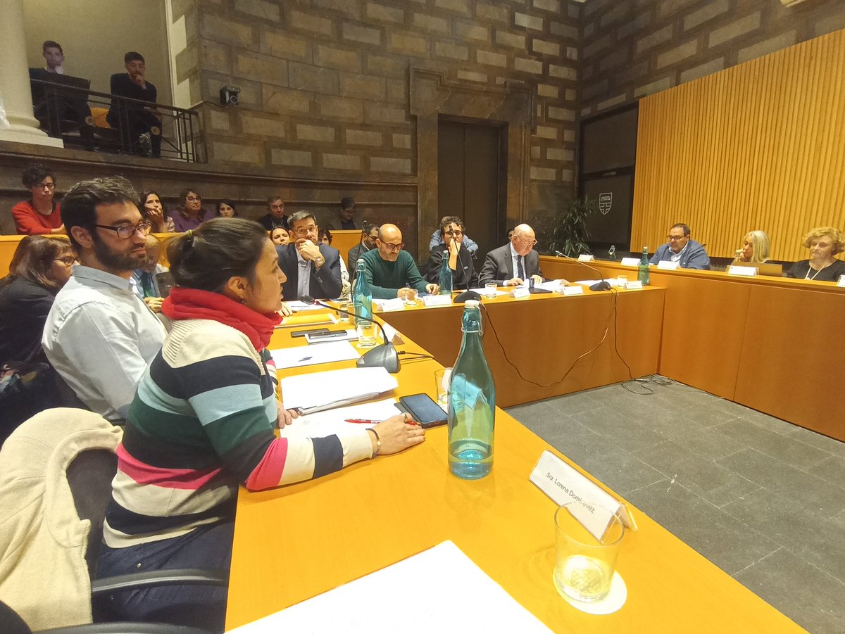 BComu_SantMarti's tweet photo. ✅ Pel que va al nostre prec per millorar les instal•lacions de l'@escbalmanya del Clot, on mares i fins i tot una alumna 😍 van prendre la paraula, també va ser aprovat. Hi ha el compromís de l'Ajuntament de fer les necessàries millores als banys al 2025.
@BalmanyaAmpa 

6/9 https://t.co/tkgmbbUj0I