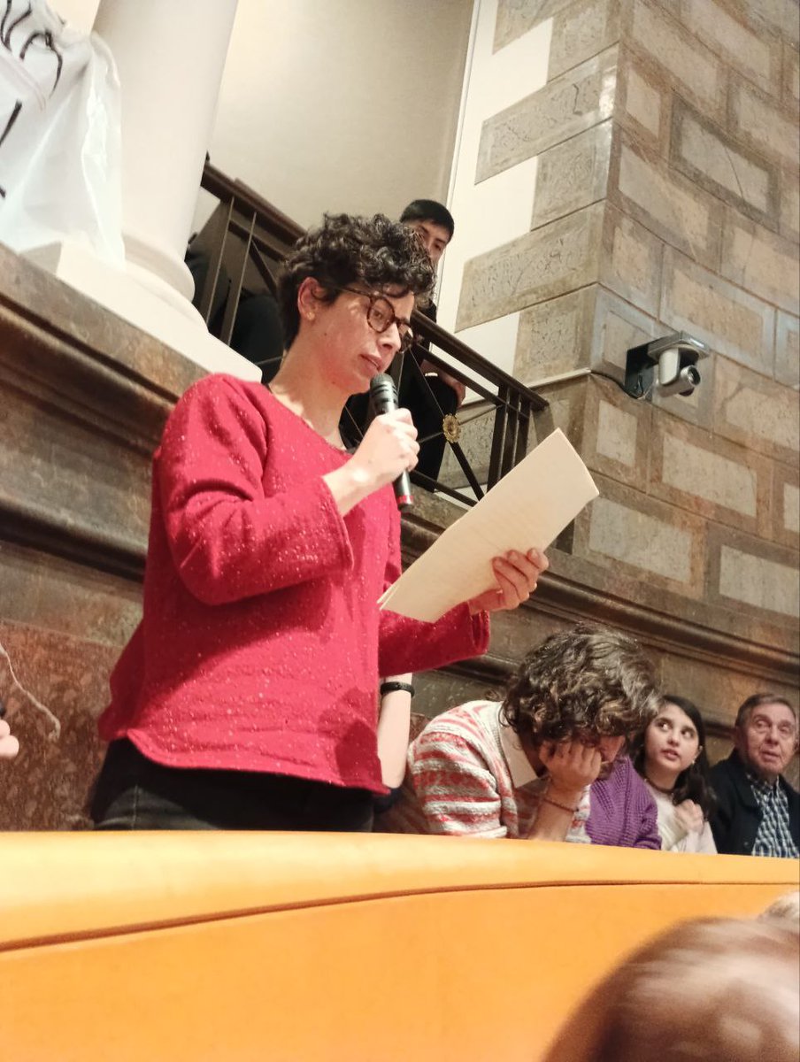 ✅ Pel que va al nostre prec per millorar les instal•lacions de l'<a href="/escbalmanya/">Escola Antoni Balmanya</a> del Clot, on mares i fins i tot una alumna 😍 van prendre la paraula, també va ser aprovat. Hi ha el compromís de l'Ajuntament de fer les necessàries millores als banys al 2025.
<a href="/BalmanyaAmpa/">ampaBalmanya</a> 

6/9