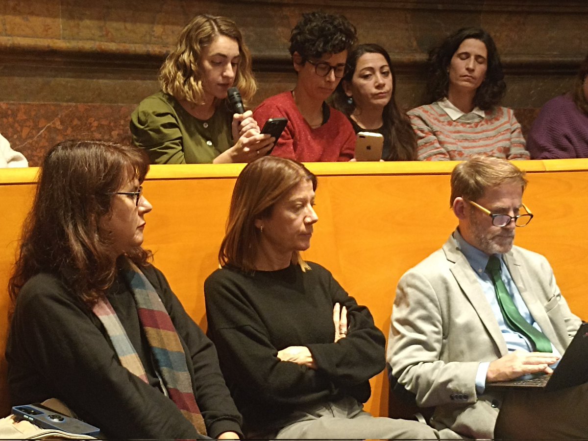 BComu_SantMarti's tweet photo. ✅ Pel que va al nostre prec per millorar les instal•lacions de l'@escbalmanya del Clot, on mares i fins i tot una alumna 😍 van prendre la paraula, també va ser aprovat. Hi ha el compromís de l'Ajuntament de fer les necessàries millores als banys al 2025.
@BalmanyaAmpa 

6/9 https://t.co/tkgmbbUj0I
