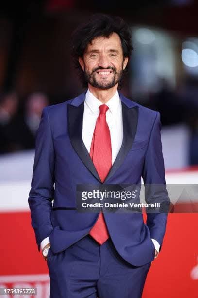 barbaravitali2's tweet photo. Buon Compleanno @GiulioBase 6 Dicembre 1964 #DocWest #MioPapà #DonMatteo #IlPretore #GiulioBase Director https://t.co/GAWVgbf4u2