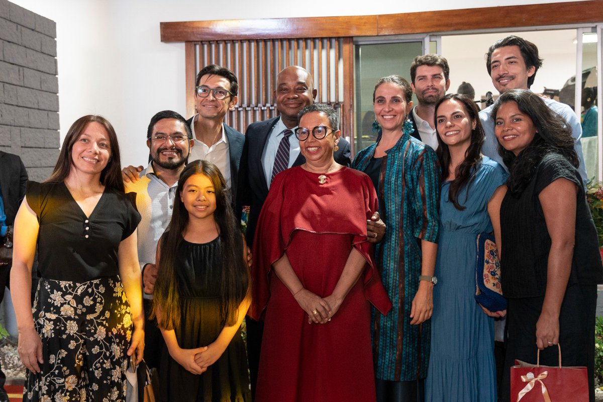 Colombia abre oficialmente su embajada en la República de Senegal

El Canciller <a href="/LuisGMurillo/">Luis Gilberto Murillo</a> oficializó la puesta en marcha de la Embajada de Colombia en la República de Senegal, como un símbolo de la voluntad de nuestro país por construir lazos sólidos con el continente