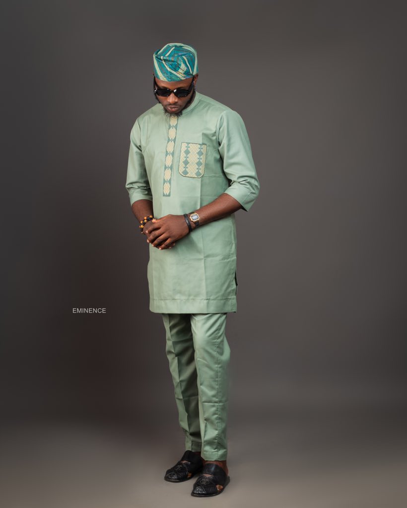 nascouture1's tweet photo. THE โALAYEโ PIECE!
Let us style you today. Send us a DM here or on WhatsApp via 08093769732 ๐
#TheExperience19 #davidofunds #nativewears #kaftanformen
๐จ: @LagosNas
๐ธ: @EmmanuelAnejo https://t.co/tWcVKCcMjg