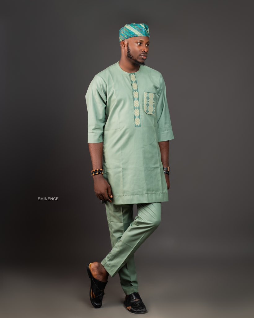 nascouture1's tweet photo. THE โALAYEโ PIECE!
Let us style you today. Send us a DM here or on WhatsApp via 08093769732 ๐
#TheExperience19 #davidofunds #nativewears #kaftanformen
๐จ: @LagosNas
๐ธ: @EmmanuelAnejo https://t.co/tWcVKCcMjg