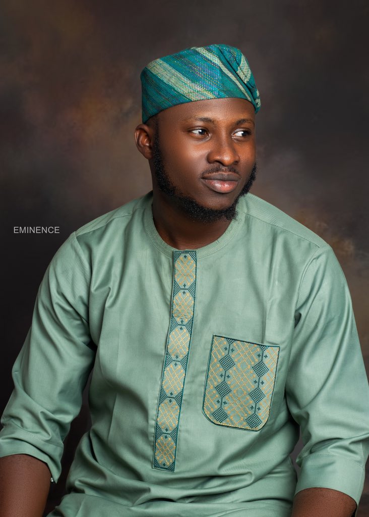 nascouture1's tweet photo. THE โALAYEโ PIECE!
Let us style you today. Send us a DM here or on WhatsApp via 08093769732 ๐
#TheExperience19 #davidofunds #nativewears #kaftanformen
๐จ: @LagosNas
๐ธ: @EmmanuelAnejo https://t.co/tWcVKCcMjg