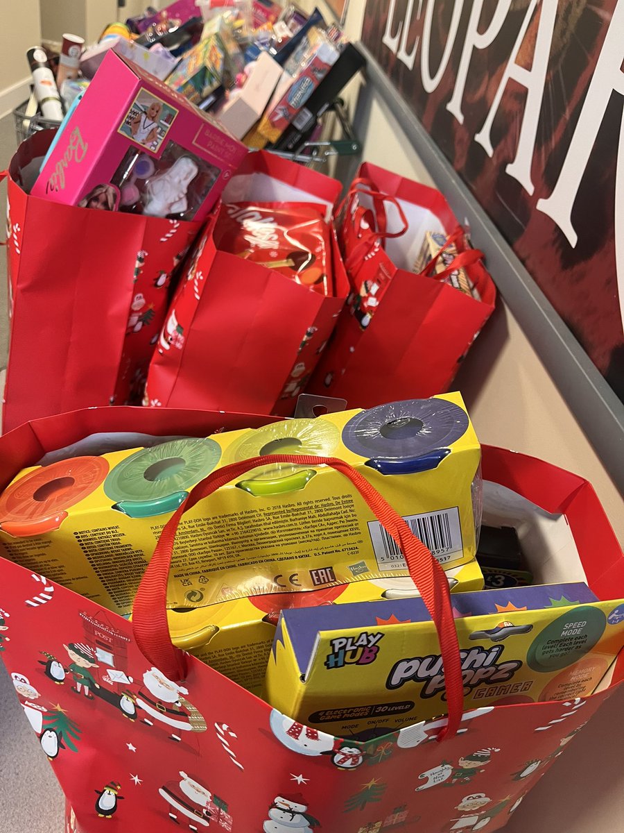 LFlaheryy40117's tweet photo. The children had so much fun collecting and dropping off the donations.
.
Hopefully the donations will make someone smile Christmas morning 
#toyappeal2024 #charity #grassrootsfootball #volunteers @LeighLeopardsRL @SuperLeigh13 @pennington_fc https://t.co/4yNTANFVmp