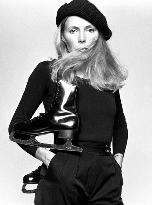jonimitchell's tweet photo. "Oh, I wish I had a river I could skate away on"

Photo by Norman Seeff https://t.co/TwJAeRXFBo