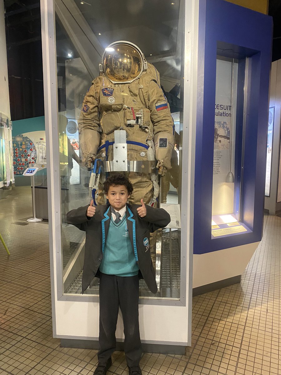 AliTindal's tweet photo. Year 5 are having a great time learning lots of facts about Space. We enjoyed the planetarium and now we’re exploring! 🪐🚀🛸🔭🌍 #ArkTindal https://t.co/zUvc87i8Gm