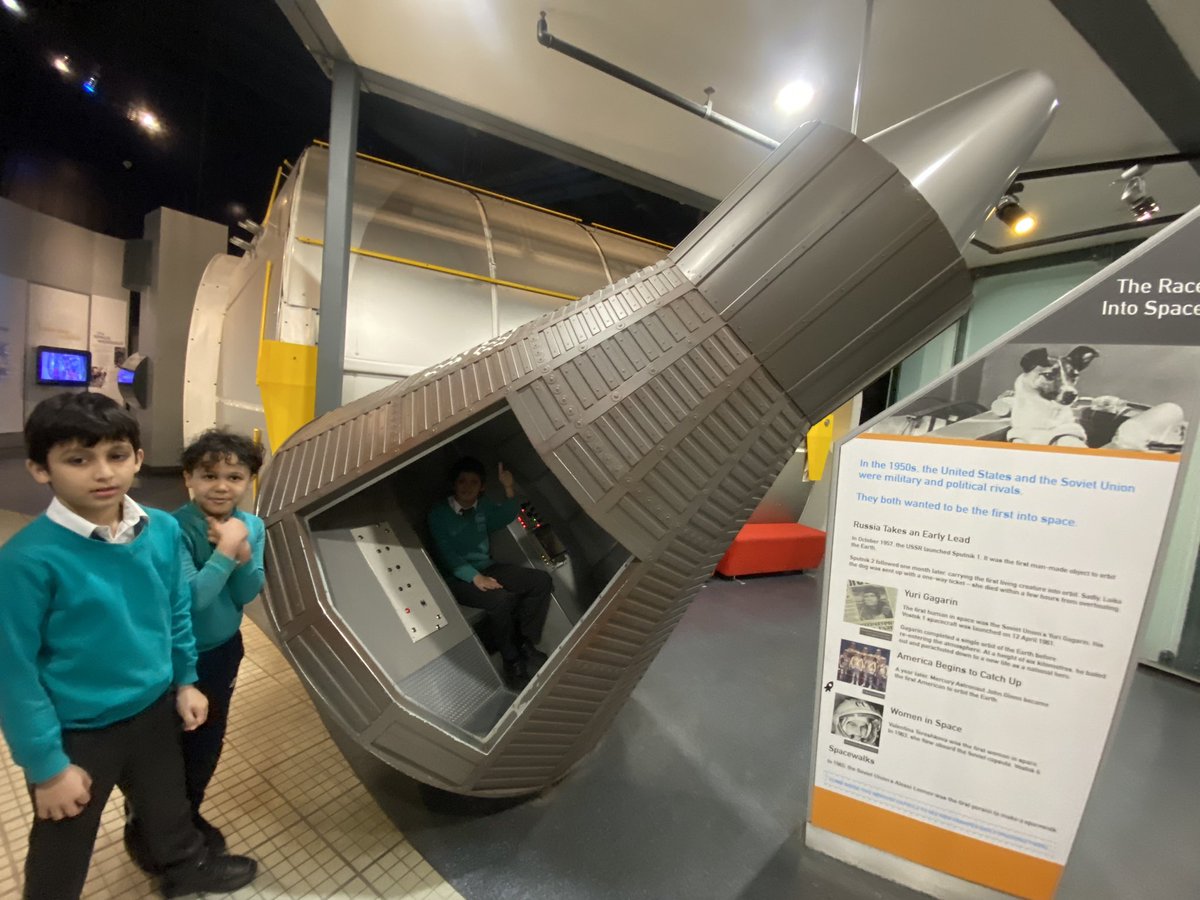 AliTindal's tweet photo. Year 5 are having a great time learning lots of facts about Space. We enjoyed the planetarium and now we’re exploring! 🪐🚀🛸🔭🌍 #ArkTindal https://t.co/zUvc87i8Gm