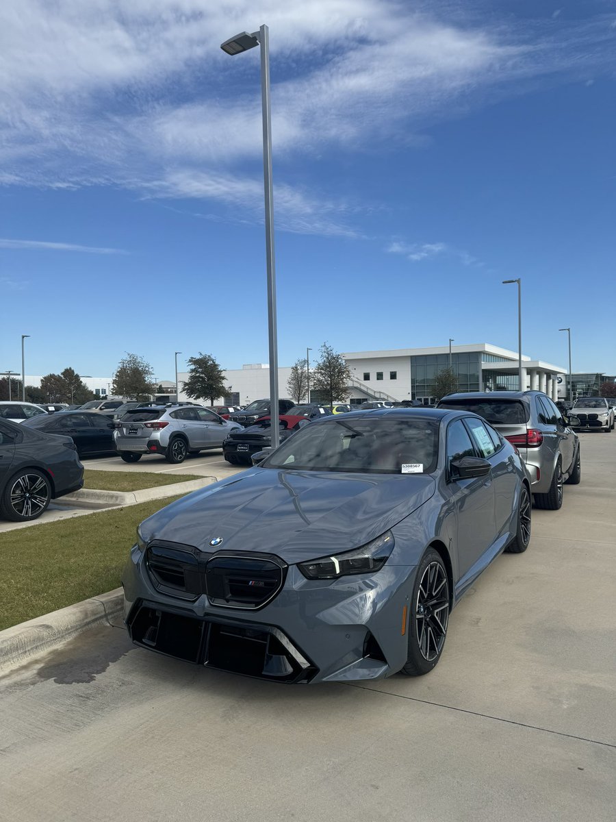 oozdawgg's tweet photo. Hot take… G90 > F90 driving experience.

I am blown away with how amazing this car is. Looks… could be better but overall this car is amazing and before you dog- drive one.

I will be ordering a Wagon. https://t.co/Zk4VGSAtEu