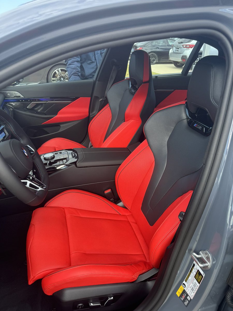 oozdawgg's tweet photo. Hot take… G90 > F90 driving experience.

I am blown away with how amazing this car is. Looks… could be better but overall this car is amazing and before you dog- drive one.

I will be ordering a Wagon. https://t.co/Zk4VGSAtEu