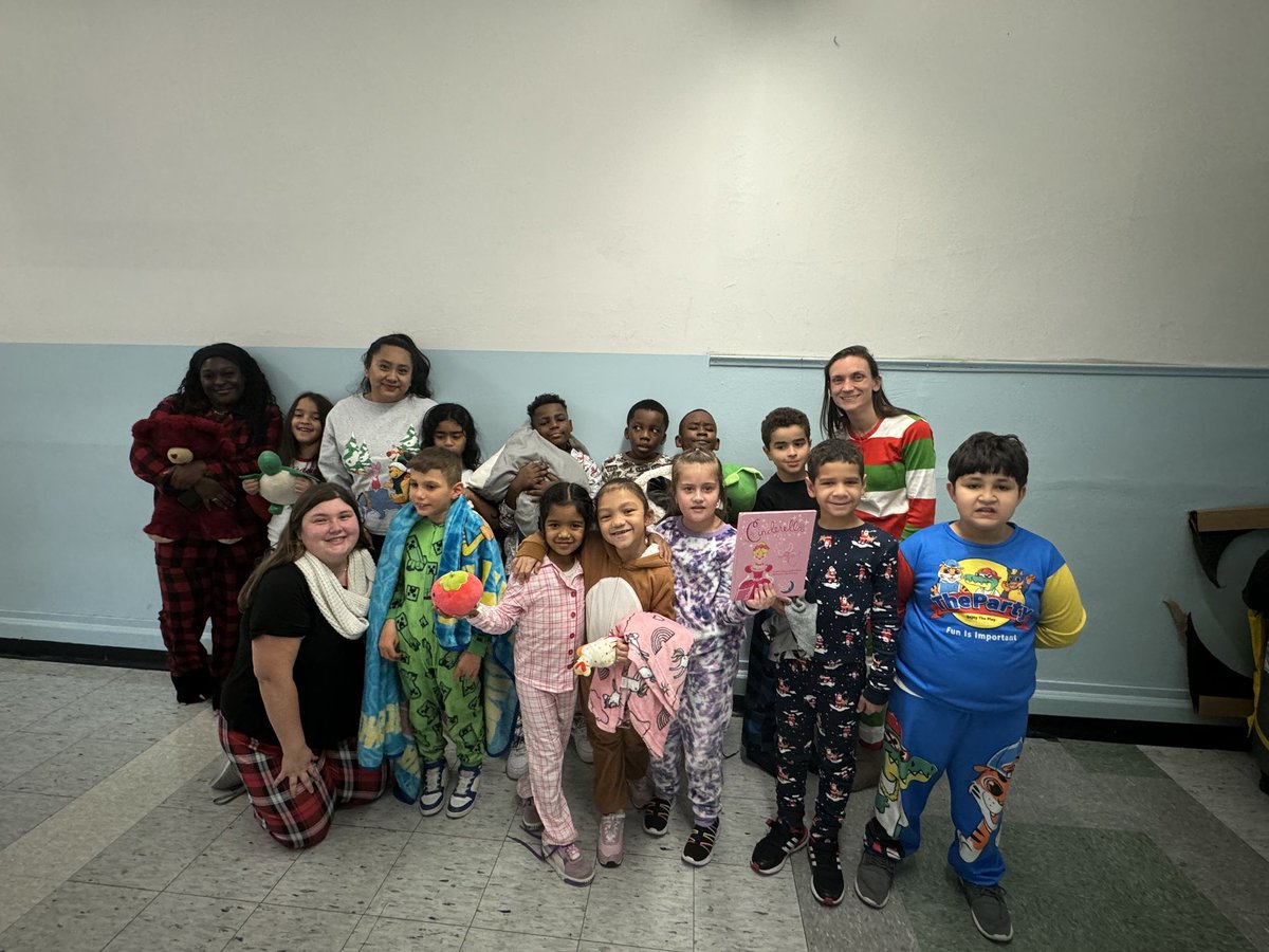 SiragusaStudent's tweet photo. We are proud of Ms. Meegan's class for filling up their PBIS Cardinal Cash jar and earning a pj party!  @YonkersSchools @ErikWrightYPS https://t.co/Xp0ApeTEiu