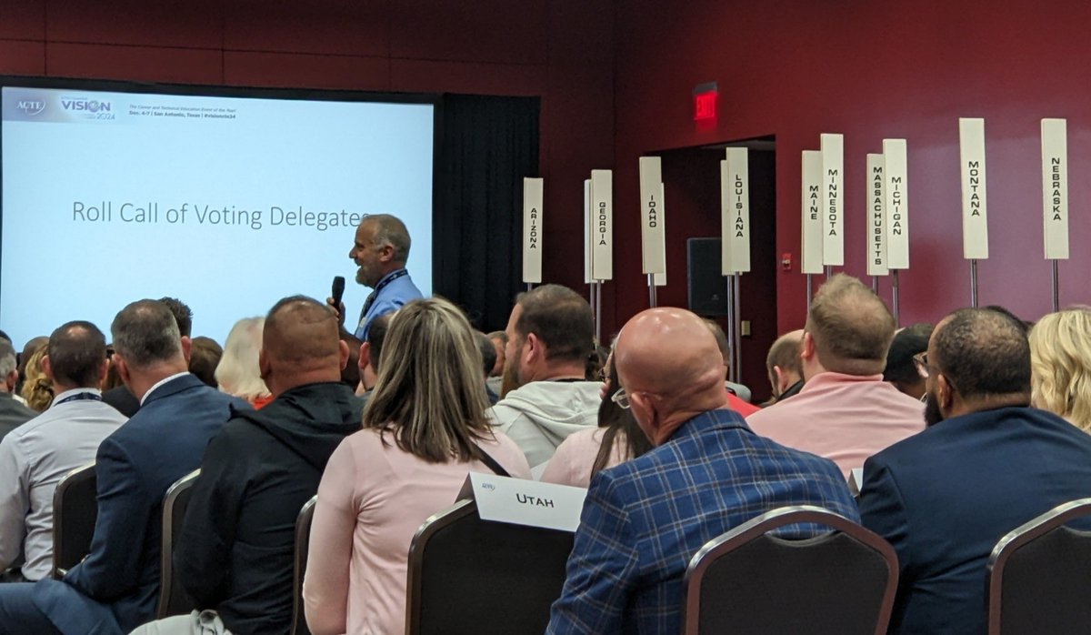 President Painter introducing Nebraska delegates at Assembly of Delagates during the national conference in San Antonio.