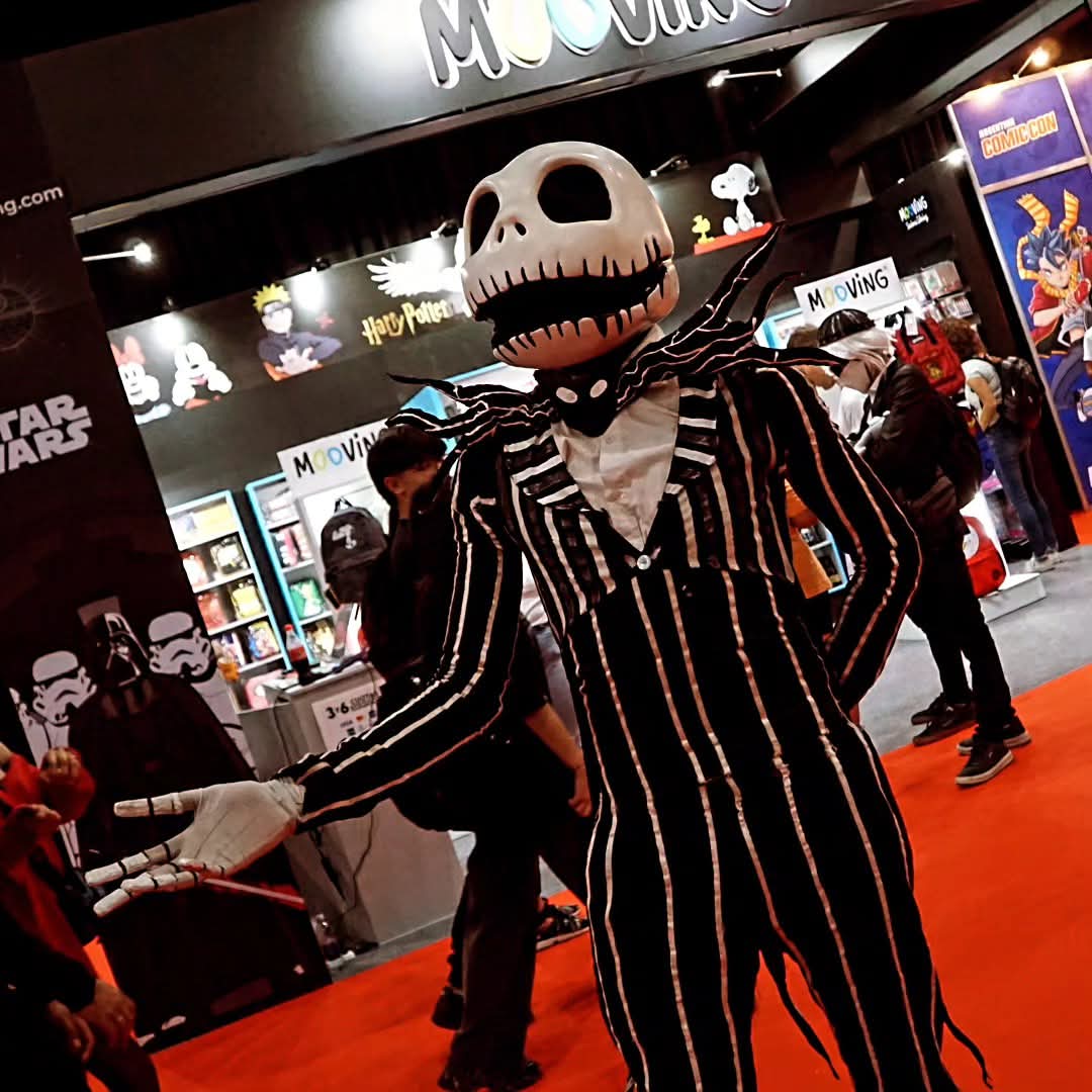 ArgComicCon's tweet photo. ¡Jack 💀 no se quiso perder la última #ComicConArgentina del año! 

#nightmarebeforechristmas 🎃🎄🎅
#cosplay #ACC24 https://t.co/Wuz358TXoB
