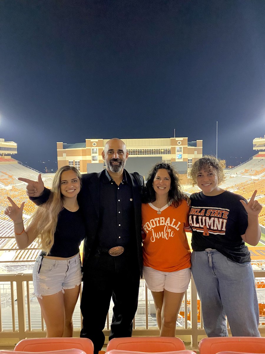 Kayla J. Dunn tweet media