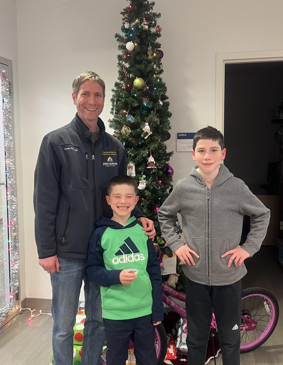HopkinsACCM's tweet image. Thanks to the generosity of Dr Nathan Wright, Samuel and Daniel, and the rest of our ACCM family, we were able to bring a little holiday cheer to 15 children and their families! Our elves include but aren't limited to, everyone who donated, shopped, wrapped, and delivered gifts.