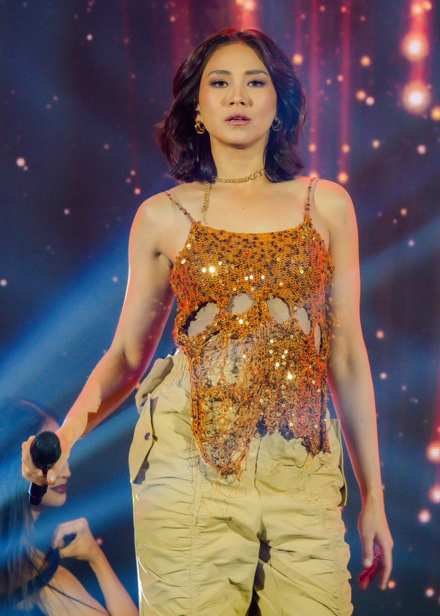 lilyganados's tweet photo. Tatakbo bang senator si mhiema? Nagbabayan bayan at lalawigan si accla kakaconcert. 😂😂😂🤣🤣🤣 Teh gumawa ka na nang movie ulet.. quota ka na sa pag cicity tour sa pinas. 😂😂😂😂 https://t.co/0Z3dHPT9wU