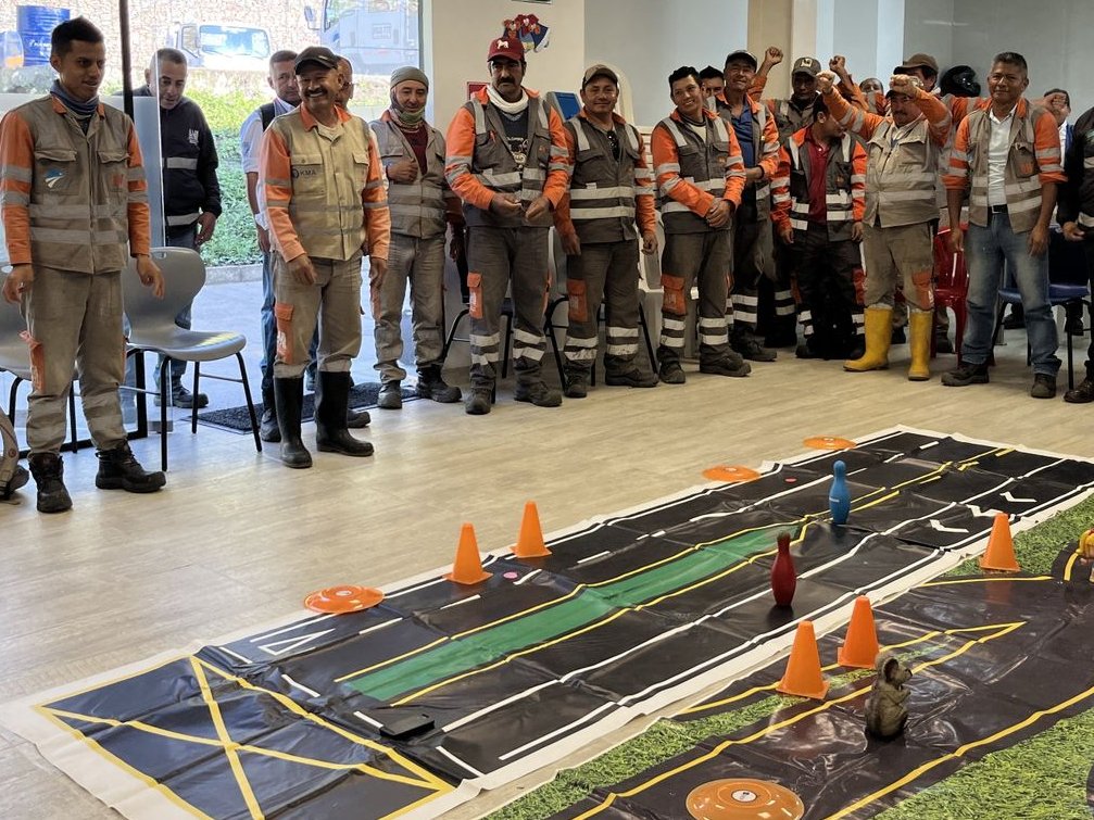 Concesion_Sisga's tweet photo. ¡Recuerden la Seguridad es compromiso de todos!💪
#SeguridadYSalud #ConcesiónTransversaldelSisga https://t.co/EYSFnSLC6v