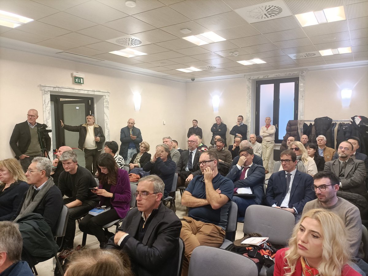 CeSEMS's tweet photo. Alcune immagini dal convegno in corso a Roma, "No all'escalation del conflitto ucraino. I popoli vogliono la pace"

#cesem #Ucraina @StefanoVer38340 https://t.co/uUrgj83pII