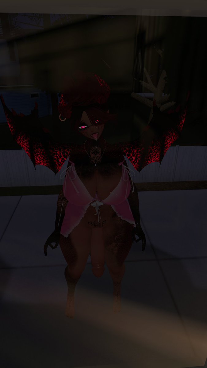 XxaceW's tweet image. POV: you look outside of your window and see you long distant mommy dragon futa girlfriend outside your window in heat. what are you doing