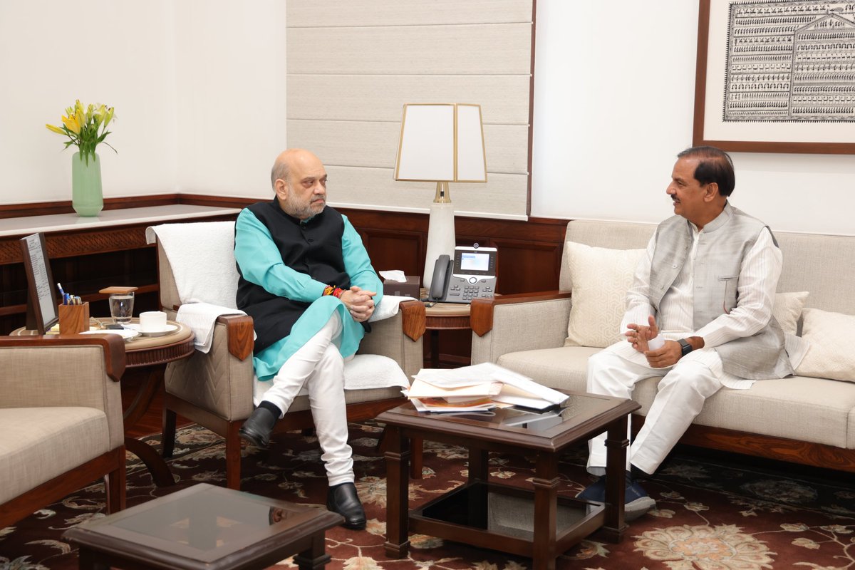 dr_maheshsharma's tweet photo. आज दिल्ली में देश के करोड़ों भाजपा कार्यकर्ताओं के लिए प्रेरणास्रोत, आधुनिक भारतीय राजनीति के चाणक्य मा. गृह एवं सहकारिता मंत्री श्री @AmitShah जी से शिष्टाचार भेंट कर उनका प्रेरक एवं ऊर्जावान मार्गदर्शन प्राप्त किया। https://t.co/KH73722UYP