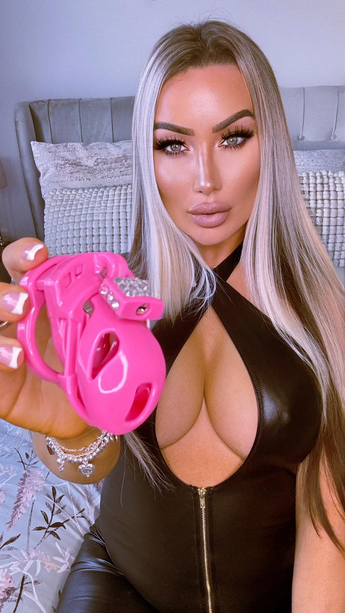 x_GoddessAurora's tweet photo. Let’s play a game:
Decide My Chastity subs’s Fate

💦 Every 20 comments = a full load to swallow.

♻️ Every 20 reposts = a tube of superglue emptied onto his locked chastity cage.

You’ve got 12 hours. GO https://t.co/MEJuXLlZOf