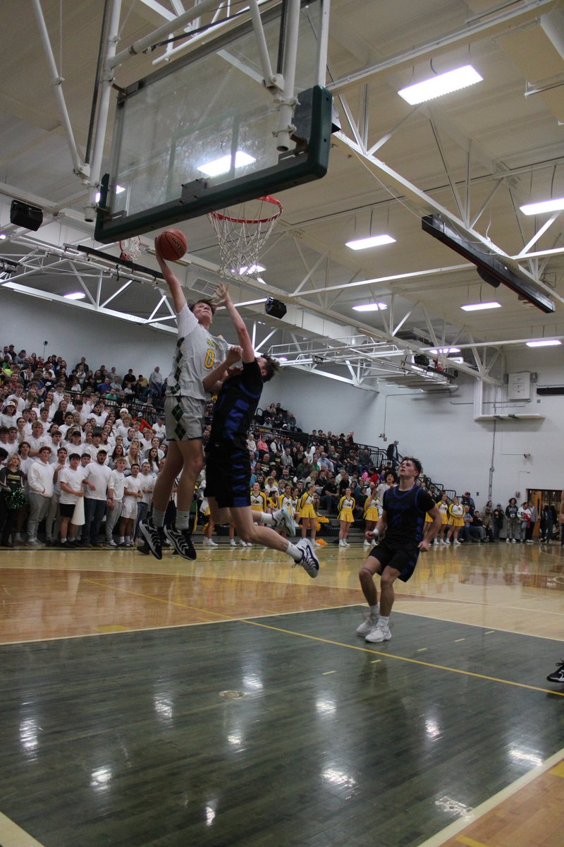 Men’s coaches at every level should be blowing up the inbox of <a href="/NoahPayne0/">Noah Payne</a> 

6’4” wing • good athlete • great handles • ++passer • CAN DEFEND!

Currently holds offers at D2 level but open recruitment to everyone