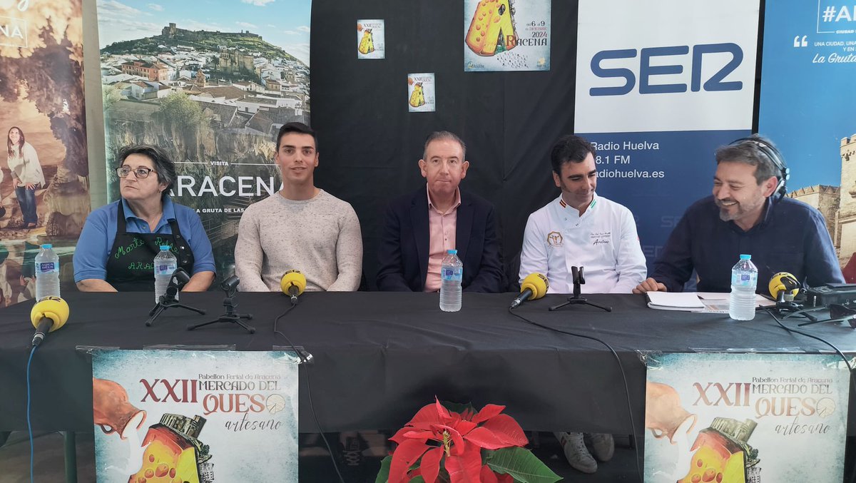 🎙️🧀 Hoy hemos intervenido en la 𝐂𝐚𝐝𝐞𝐧𝐚 𝐒𝐄𝐑 - 𝐇𝐮𝐞𝐥𝐯𝐚 𝐩𝐚𝐫𝐚 𝐡𝐚𝐛𝐥𝐚𝐫 𝐬𝐨𝐛𝐫𝐞 𝐥𝐨𝐬 𝐛𝐞𝐧𝐞𝐟𝐢𝐜𝐢𝐨𝐬 𝐲 𝐜𝐚𝐫𝐚𝐜𝐭𝐞𝐫𝐢́𝐬𝐭𝐢𝐜𝐚𝐬 𝐝𝐞𝐥 𝐪𝐮𝐞𝐬𝐨 en la edición XXII del Mercado del Queso en Aracena.