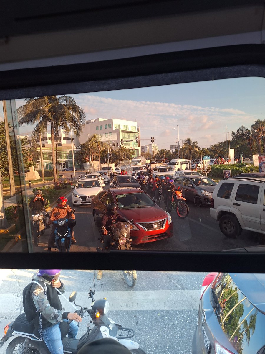 Poxy_ninja's tweet photo. Hoy fue mi primer accidente en la ZH 🤠 https://t.co/c0wGJSL8Vn