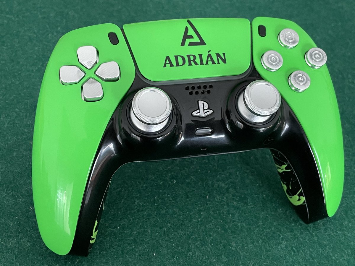 Vicius Controllers tweet media