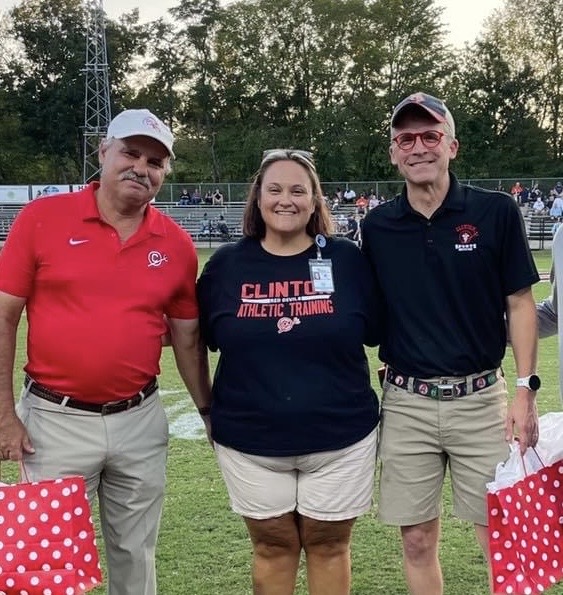 Playoff football, athletic trainers and pizza is a winning combo! Good Luck tonight! #scatapizza
Clinton vs Fairfield Central
<a href="/SCHSL/">SCHSL</a>
<a href="/ClintonHSSports/">Clinton Carolina</a>

Score pizza and support athletic trainers here!
fundraising.littlecaesars.com/products?suppo…
