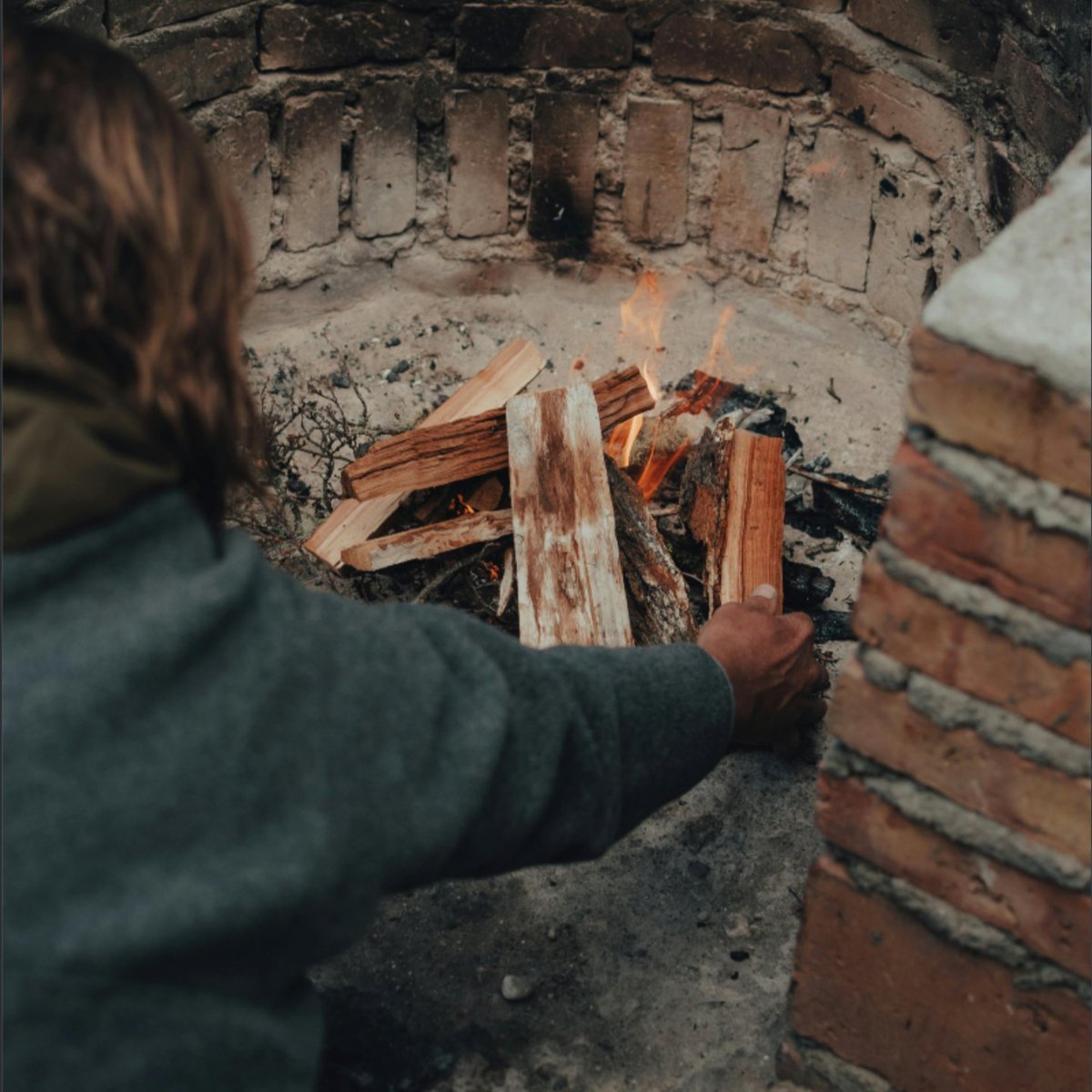 fschimney's tweet photo. With unused fireplaces, when you try to start a fire, cold air may block the smoke (heat) from flowing upwards properly through the flue. 🏠 🥶 💨 Learn how to fix this problem so your house doesn't fill up with smoke every time you try to light a fire!  https://t.co/PJ8FEaZfom https://t.co/EHTtVBWuvH