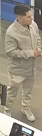 BarriePolice's tweet photo. Do you recognize any of these men? They are suspects in the theft of a purse from Barrie and the fraudulent use of stolen credit cards that occurred across the GTA. If you recognize any of them, please email D/Const Brown of the #BarriePolice Fraud Unit at cbrown@barriepolice.ca. https://t.co/2DWeBWioSS