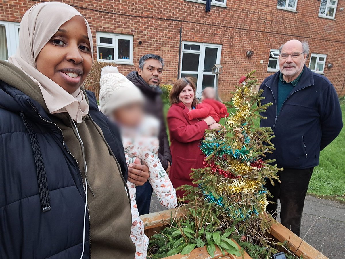It's that time of year again!  Cllr Zoe Smith &amp; Cllr Bob Purser had a  lovely time decorating the Elizabeth Walk Christmas Tree along with fellow Labour councillors Cllr Muna Cali &amp; Councillor Enam Haque.  Merry Christmas! <a href="/LoquorZoe/">Zoe Smith</a> <a href="/BobPurser1/">Bob Purser</a> <a href="/CllrCali/">Cllr Muna cali</a> <a href="/WNLabourGroup/">West Northants Labour Group</a>
