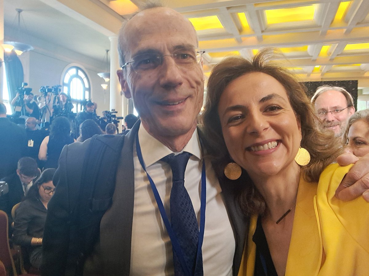 Vanessa Mock 🇪🇺 (@vanessamock) on Twitter photo 🙌 A big day for Europe and a huge achievement for our <a href="/Trade_EU/">EU Trade 🇪🇺</a> Chief Negotiator <a href="/rupertschlegelm/">rupert schlegelmilch</a> & team, who worked tirelessly on a balanced win-win #Mercosur Agreement. 🙌 A big day for Europe and a huge achievement for our <a href="/Trade_EU/">EU Trade 🇪🇺</a> Chief Negotiator <a href="/rupertschlegelm/">rupert schlegelmilch</a> & team, who worked tirelessly on a balanced win-win #Mercosur Agreement.