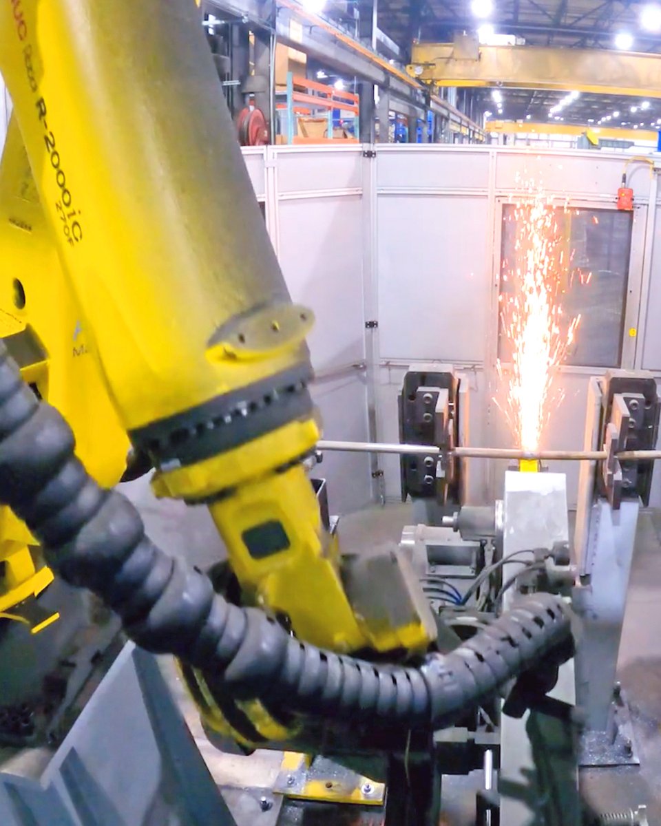 FANUCAmerica's tweet photo. 🤖Robotic #metalfinishing solution #automates a challenging manual task! https://t.co/798KUfuqyL
#FANUC ASI, Acme Manufacturing, created an automated #robotic metal #finishing solution for Charter Wire to #grind varying diameters of the #steelwire.💥 https://t.co/LfRZoRZZ2F
