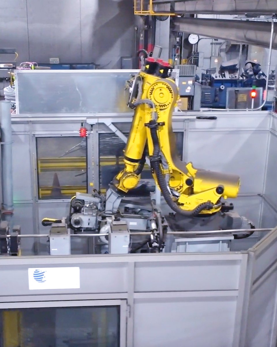 FANUCAmerica's tweet photo. 🤖Robotic #metalfinishing solution #automates a challenging manual task! https://t.co/798KUfuqyL
#FANUC ASI, Acme Manufacturing, created an automated #robotic metal #finishing solution for Charter Wire to #grind varying diameters of the #steelwire.💥 https://t.co/LfRZoRZZ2F