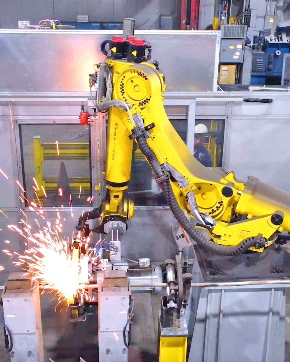 FANUCAmerica's tweet photo. 🤖Robotic #metalfinishing solution #automates a challenging manual task! https://t.co/798KUfuqyL
#FANUC ASI, Acme Manufacturing, created an automated #robotic metal #finishing solution for Charter Wire to #grind varying diameters of the #steelwire.💥 https://t.co/LfRZoRZZ2F