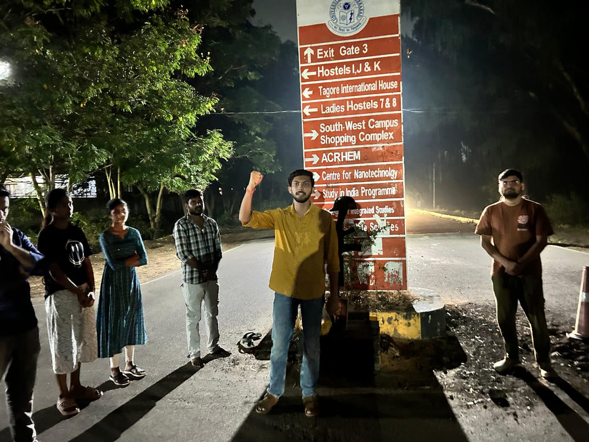 abvphcu's tweet photo. ABVP-HCU paid tributes to Bharat Ratna Dr. B R Ambedkar on his death anniversary which is celebrated as Samajika Samarasta Diwas.  

#abvp #ambedkar #bharatratna #abvpvoice #hcu #uohyd #telangana #students #activism https://t.co/7W7FmIOYeh