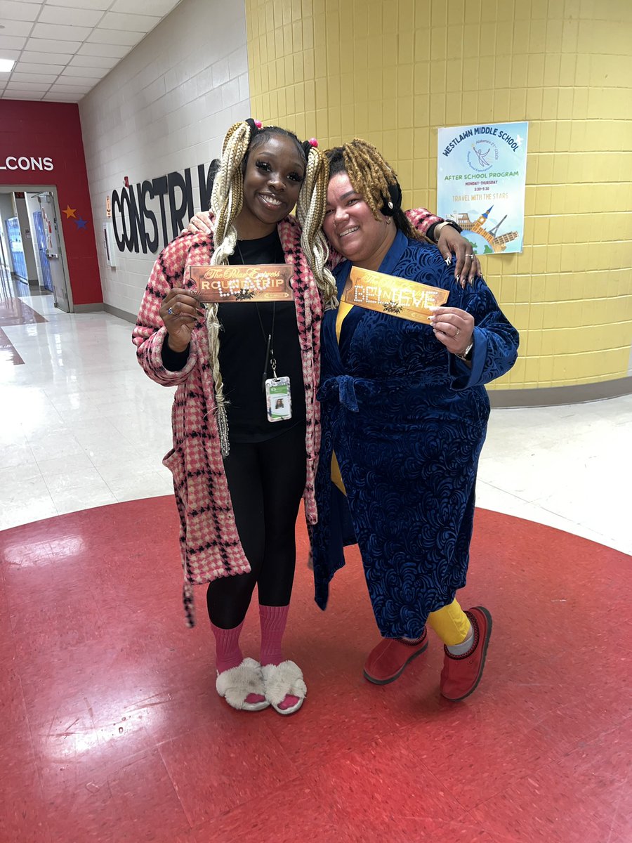 "There really is no greater gift than having true friends by your side, in the good times and bad!” - Hero Boy [#ThePolarExpress 🚂]

#ChristmasMovieMarathonDay at <a href="/WestlawnTCS/">Westlawn Middle School</a> today with my Hero Girl — Miss Moore ♥️🎄

#WeAreWestlawn #WestlawnExplores

<a href="/TCSBoardofEd/">T🍏S Board of Ed</a>