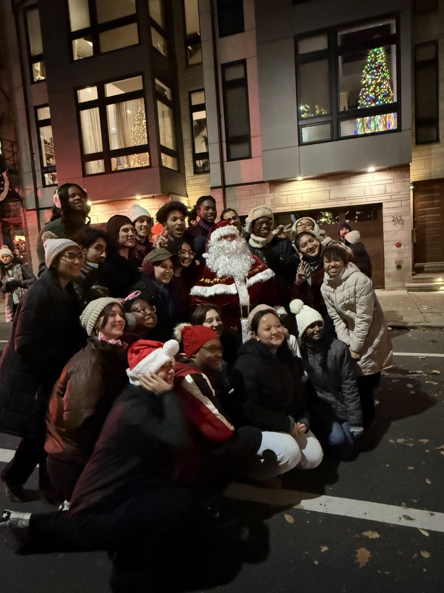 PhillyFireDept's tweet photo. These pics are from the annual Old City Tree Lighting celebration at the @BetsyRossHouse earlier this week, where Santa and Engine 8 brought some holiday cheer. #phillyfire #santa https://t.co/rJAzC4BrFv