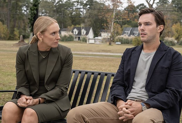 MLekks's tweet image. «Присяжный номер два»
Да, это действительно хорошее, интересное кино Клинта Иствуда.