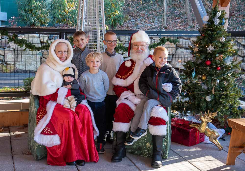 🎅Meet Santa at the <a href="/BrandywineZoo/">Brandywine Zoo</a>! Sat, Dec 7 &amp; Sun, Dec 8, 10am-12:30pm. Snap a photo, and enjoy holiday activities, local vendors, Lucky Shot Coffee, and treats from <a href="/janssensmarket/">janssensfinefoods</a>. ☕️🍪

🎄Members: $4 | Non-members: $8 | Children 2 and under Free brandywinezoo.org/santa