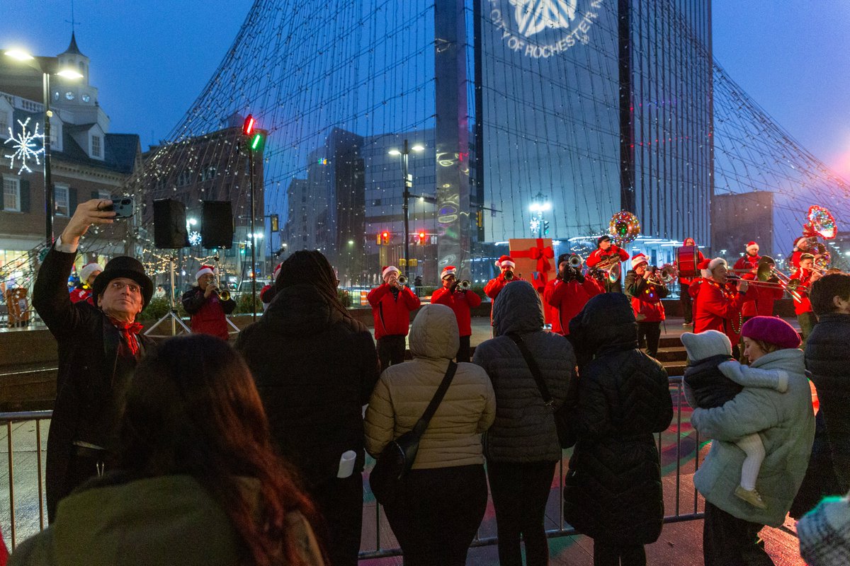 CityRochesterNY's tweet photo. It’s nearly time to kick off the holiday season with magic and memories! Join us tomorrow at 5 p.m. for the Lighting of the Liberty Pole and Parade to ROC Holiday Village.

Learn more: https://t.co/MBeWetlC0V https://t.co/FyNKNtpupk