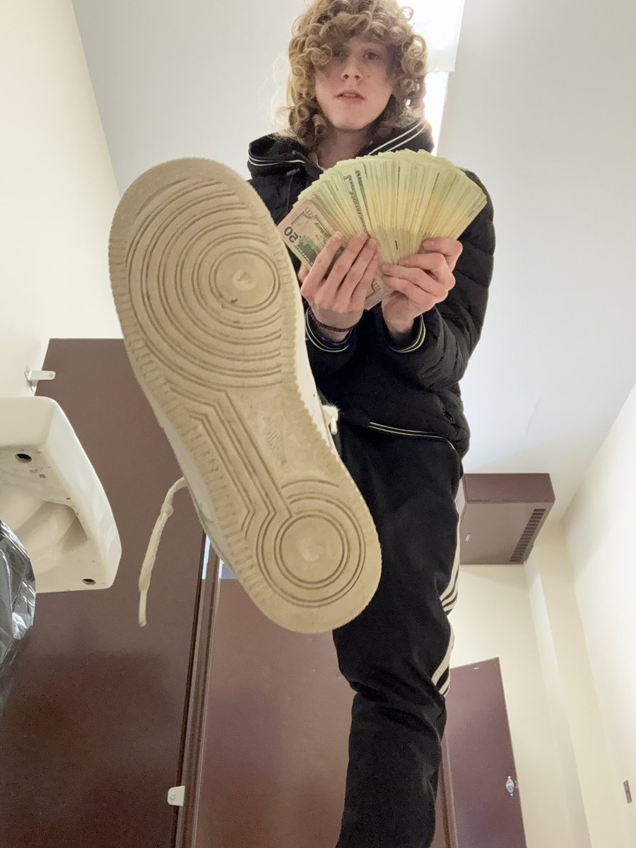 Master_kevin69's tweet photo. add that paycheck to this stack is cash for all my good boys  let’s run it tf up. FTF https://t.co/0sXepvdTZg