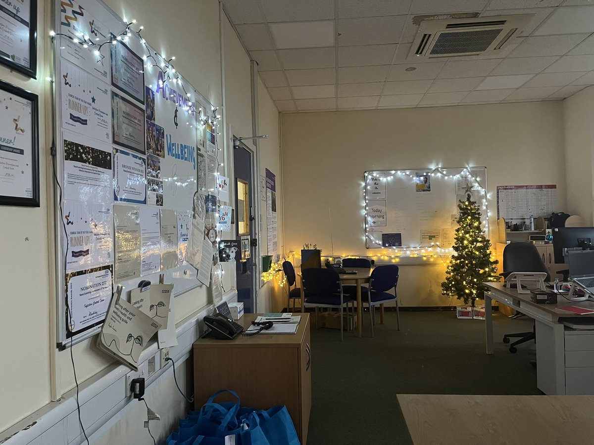 Lucy Jeeves tweet media