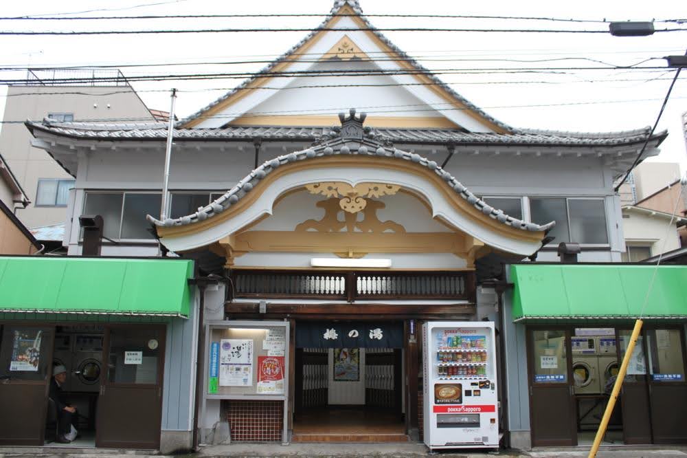 senju1043's tweet photo. 北千住東口再開発の説明会に行ったんだけど、駅前銭湯の『梅の湯さん』のあたりはこうなるんだと😥
ため息の説明会場 https://t.co/2CFWPs1QxM