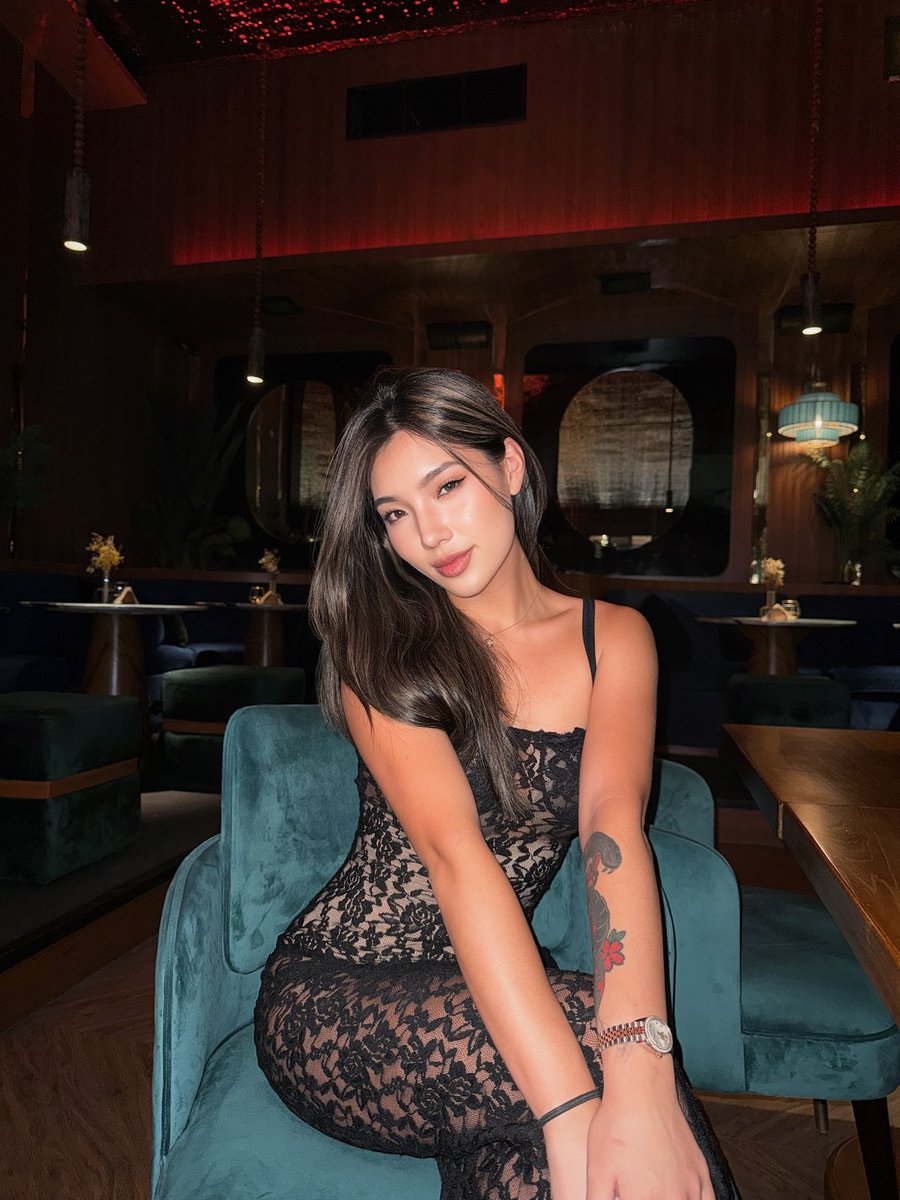 iamabsinthe tweet media