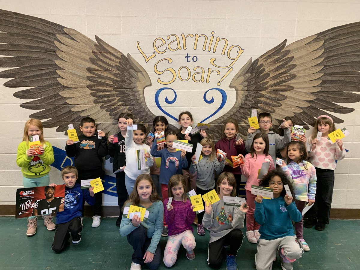 PCSDdentzler's tweet photo. Look at who is here today! Lucky Number 14s are the students that were recognized for being here and on time.  #PCSDproud #attendancecounts @SITG_Browns https://t.co/pUi7AA5PMk